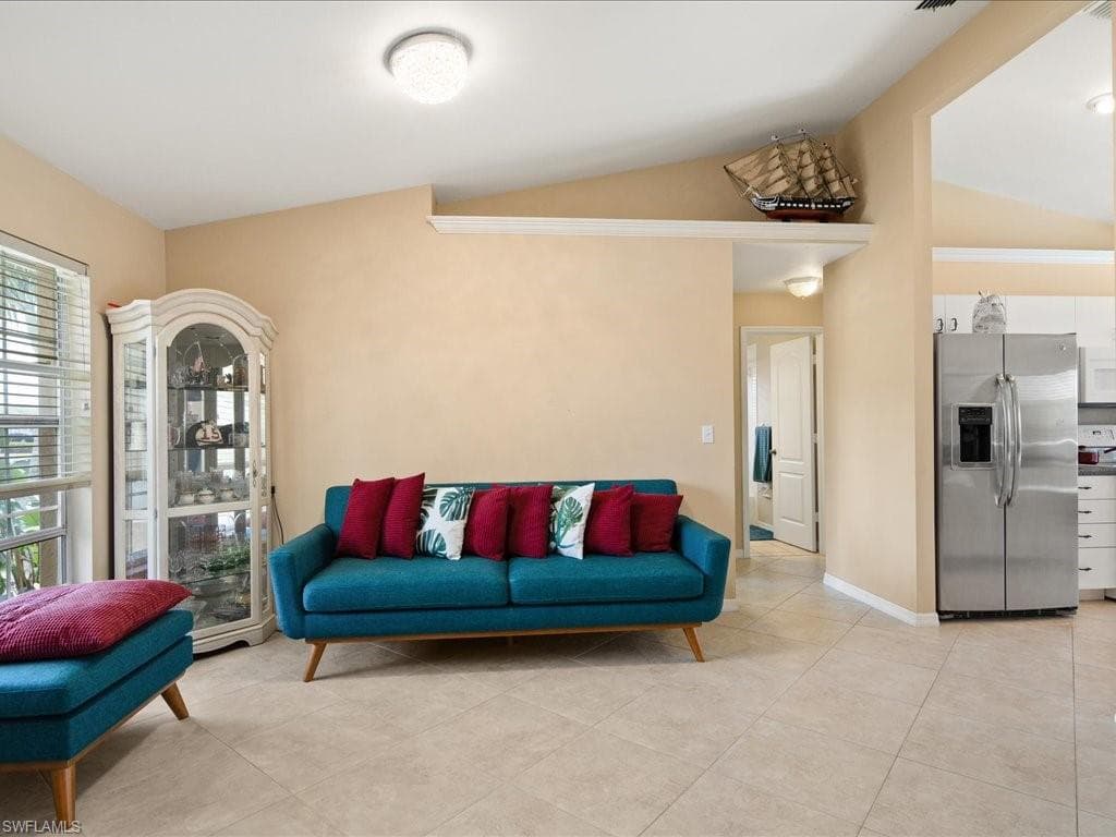 160 Kirkwood St, Marco Island, FL 34145-7