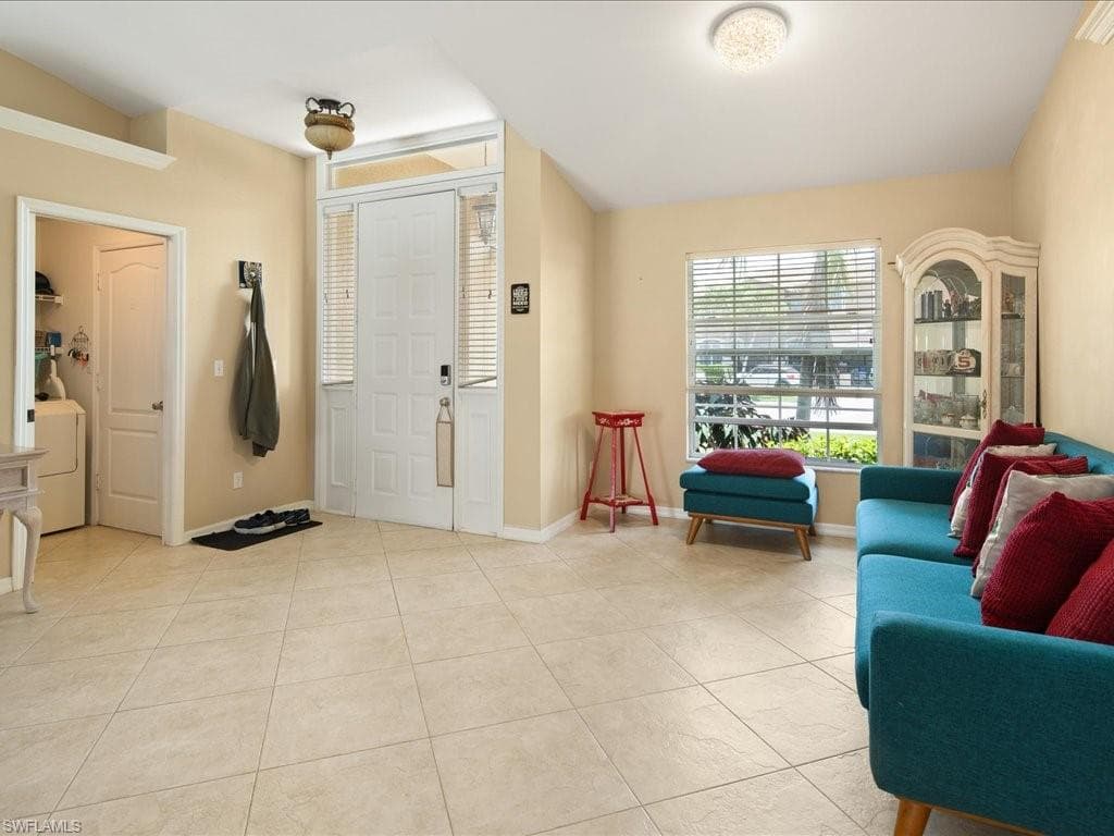160 Kirkwood St, Marco Island, FL 34145-8