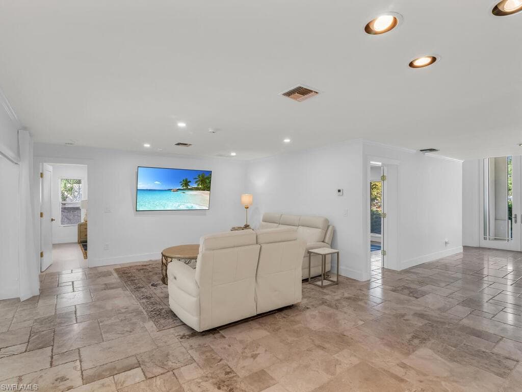 5120 Crayton Pl S, Naples, FL 34103-4