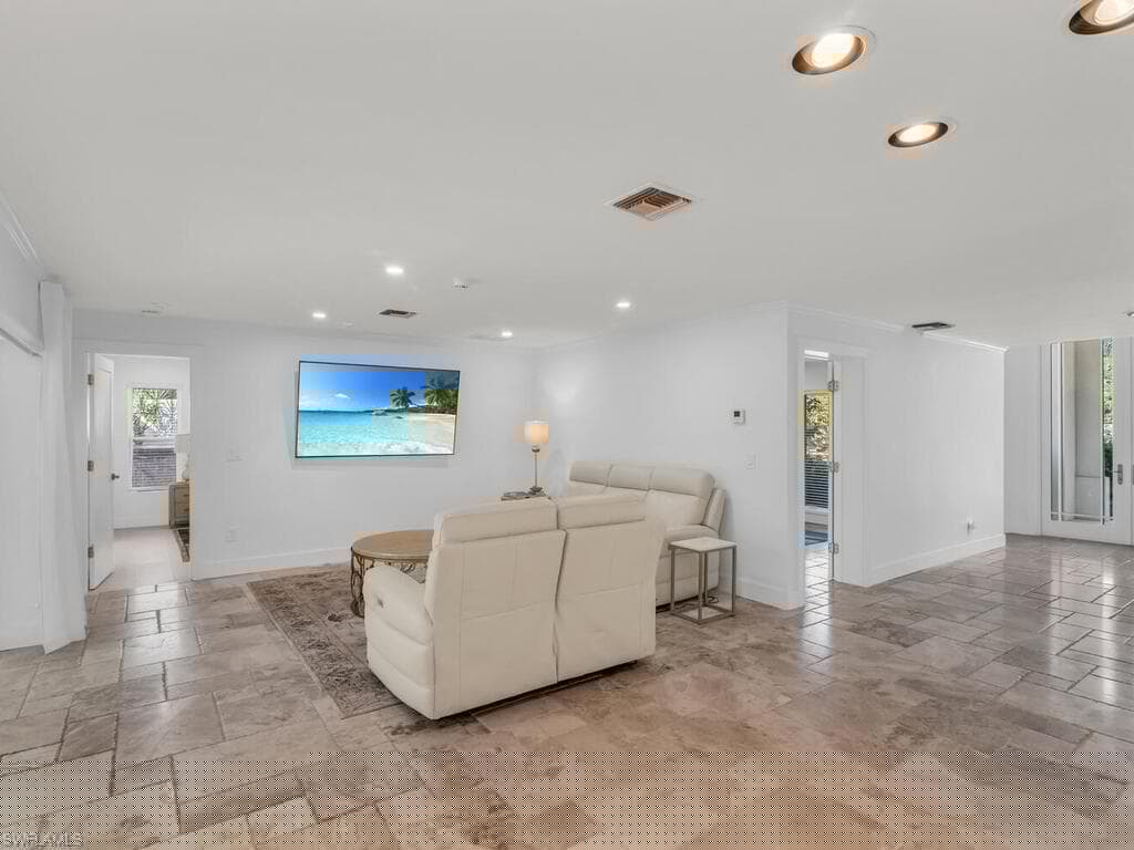 5120 Crayton Pl S, Naples, FL 34103-5