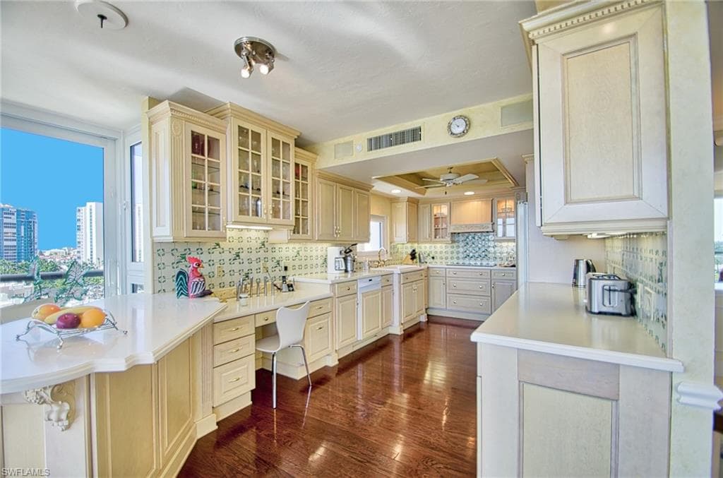 4031 Gulf Shore Blvd N 8e, Naples, FL 34103-23