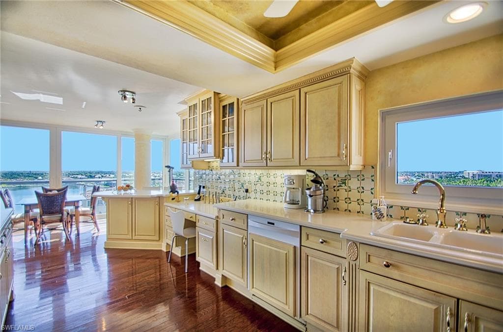 4031 Gulf Shore Blvd N 8e, Naples, FL 34103-25