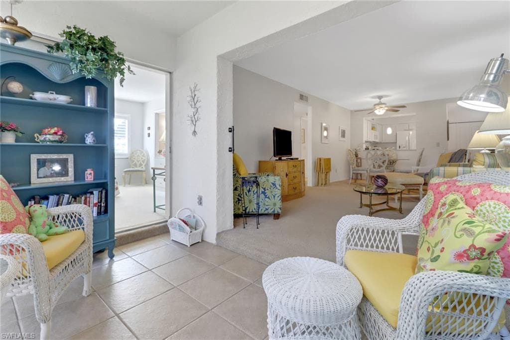 1051 Foxfire Ln 105, Naples, FL 34104-16