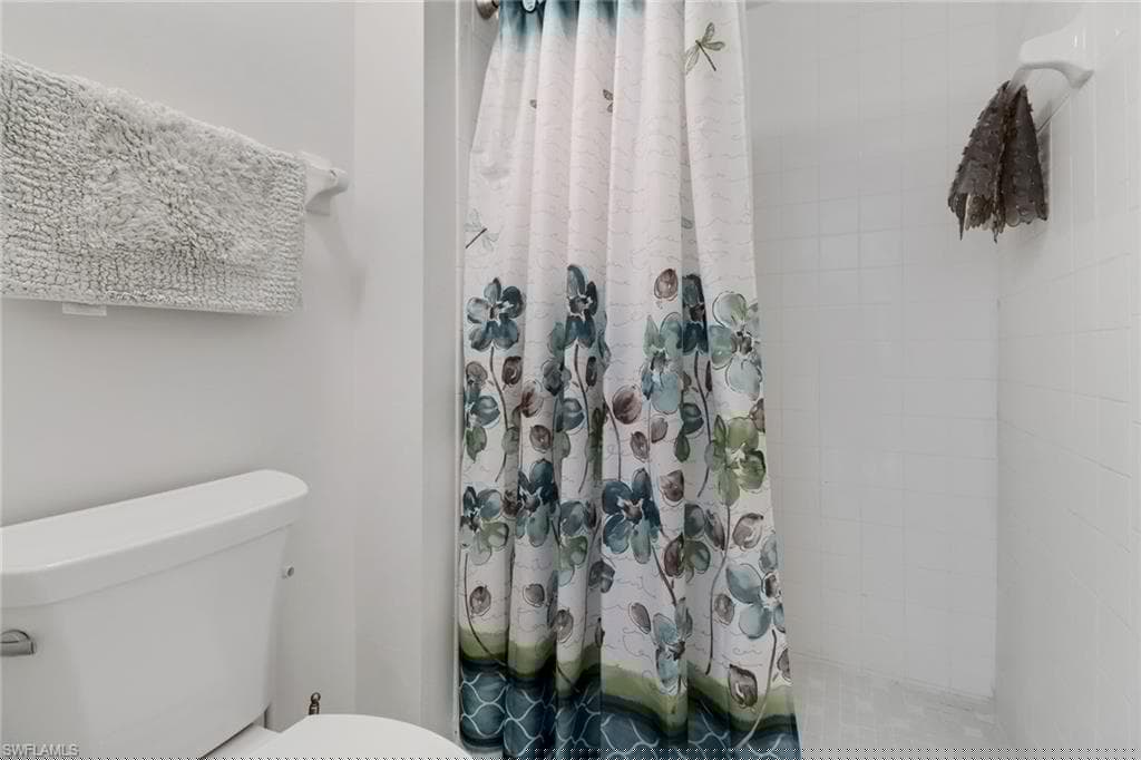 1051 Foxfire Ln 105, Naples, FL 34104-22