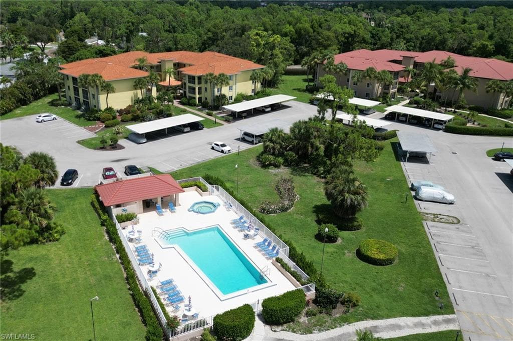 1051 Foxfire Ln 105, Naples, FL 34104-31