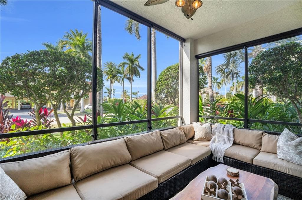 985 Sandpiper St I-103, Naples, FL 34102-19