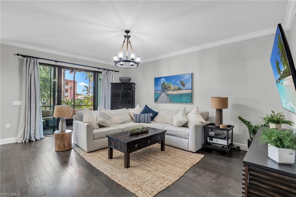 985 Sandpiper St I-103, Naples, FL 34102-3
