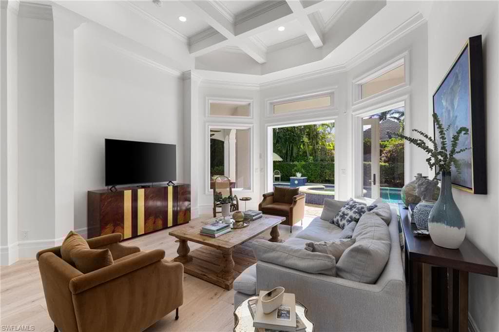 650 Bow Line Dr, Naples, FL 34103-14