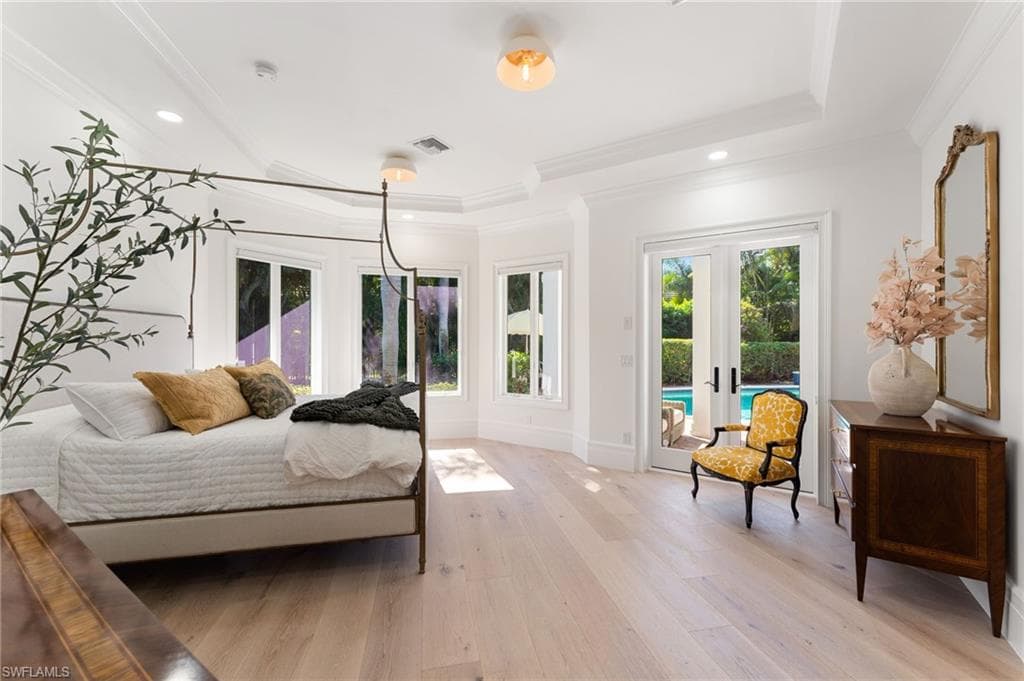650 Bow Line Dr, Naples, FL 34103-23