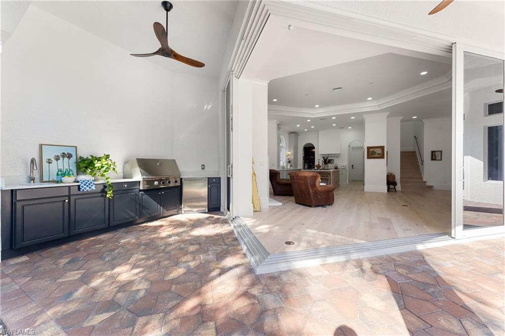 650 Bow Line Dr, Naples, FL 34103-29