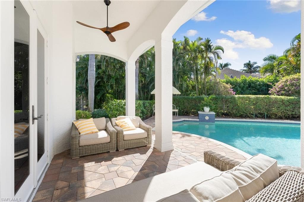 650 Bow Line Dr, Naples, FL 34103-34