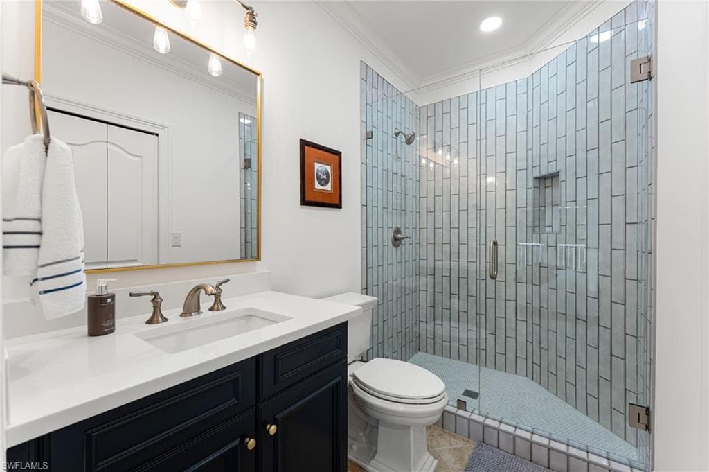 650 Bow Line Dr, Naples, FL 34103-40