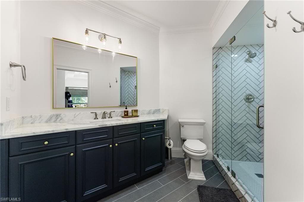 650 Bow Line Dr, Naples, FL 34103-43