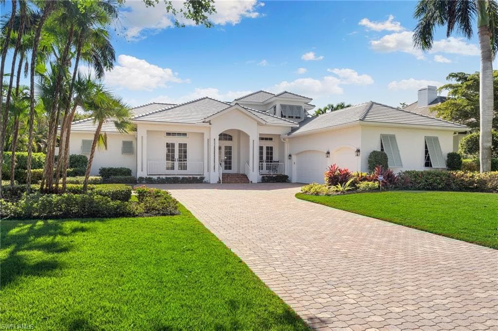 650 Bow Line Dr, Naples, FL 34103-44