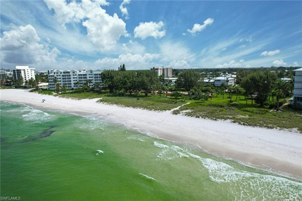 650 Bow Line Dr, Naples, FL 34103-47