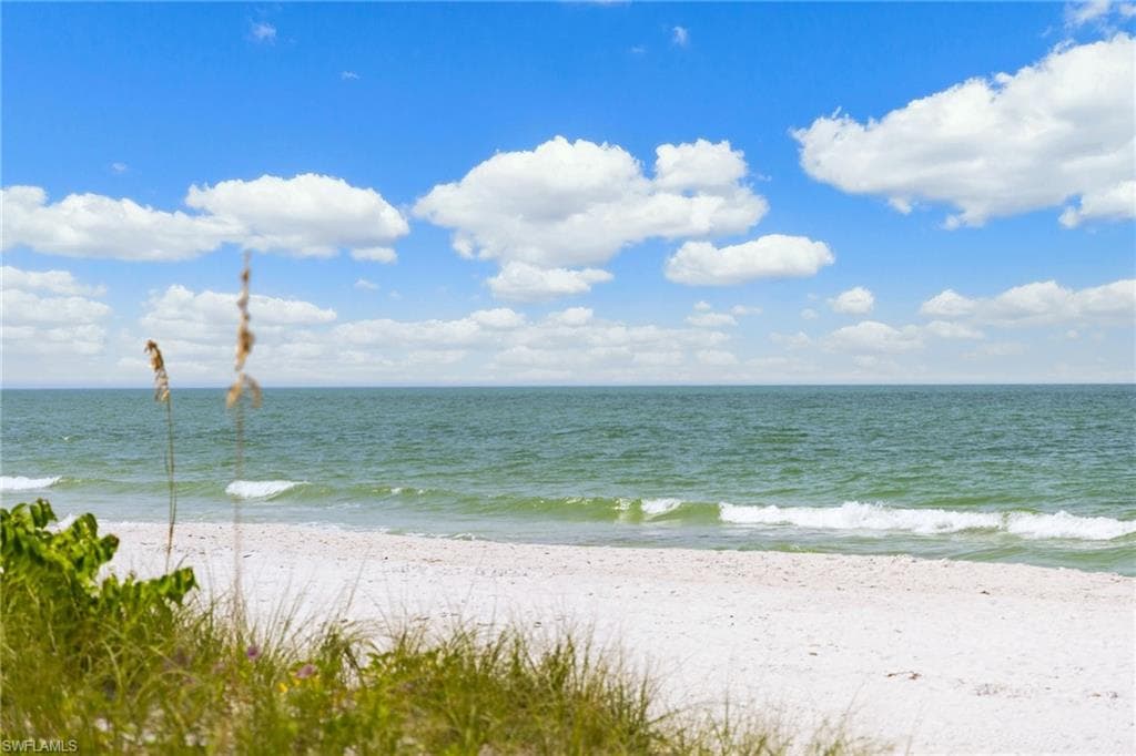 650 Bow Line Dr, Naples, FL 34103-50