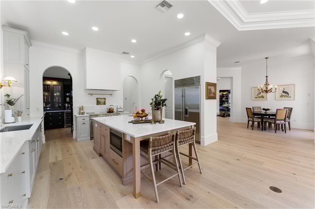 650 Bow Line Dr, Naples, FL 34103-7