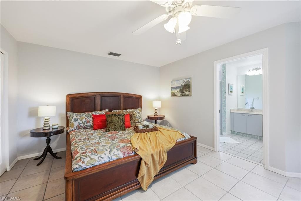 2560 Citrus Lake Dr V-201, Naples, FL 34109-12