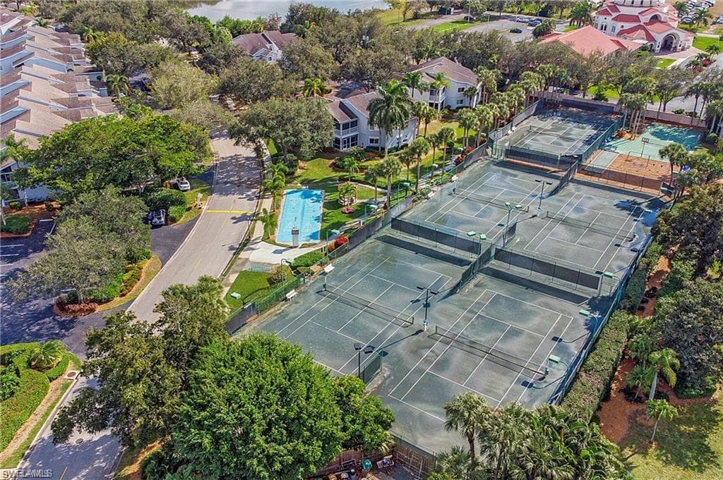 2560 Citrus Lake Dr V-201, Naples, FL 34109-33