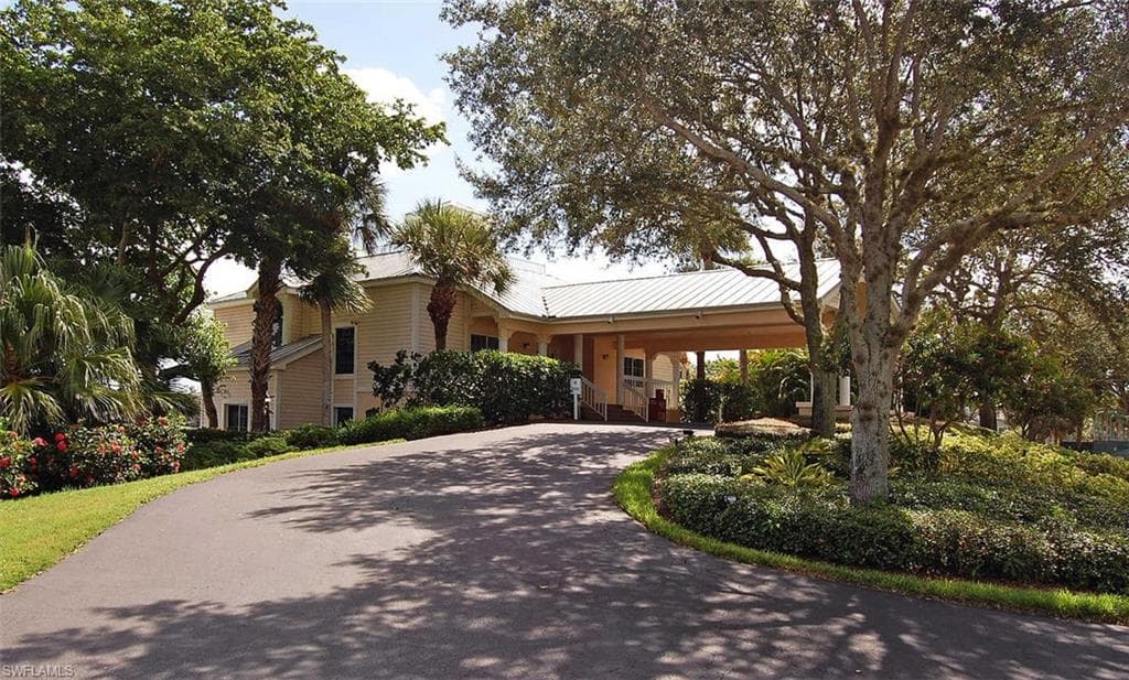 2560 Citrus Lake Dr V-201, Naples, FL 34109-39