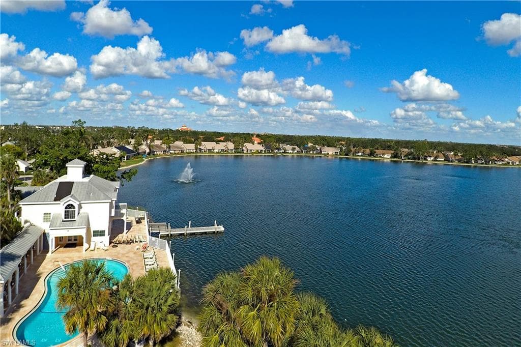 2560 Citrus Lake Dr V-201, Naples, FL 34109-47