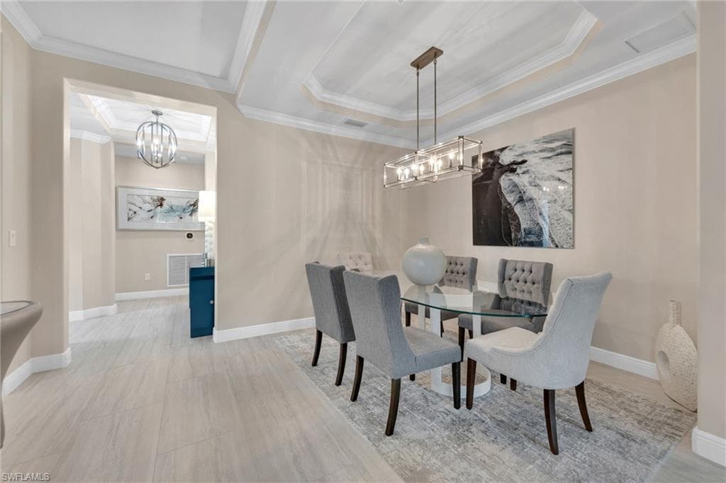 16352 Viansa Way 102, Naples, FL 34110-9