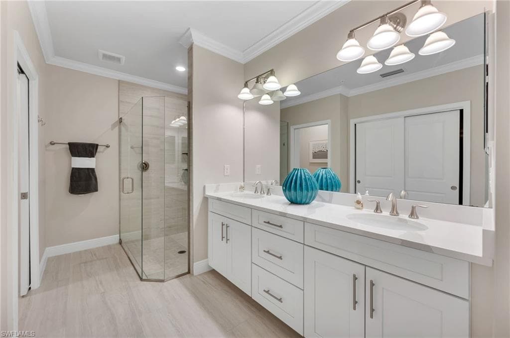 16352 Viansa Way 102, Naples, FL 34110-11