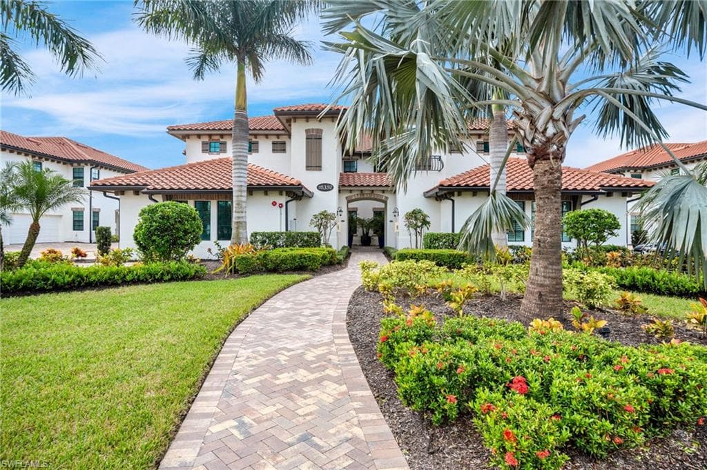 16352 Viansa Way 102, Naples, FL 34110-2