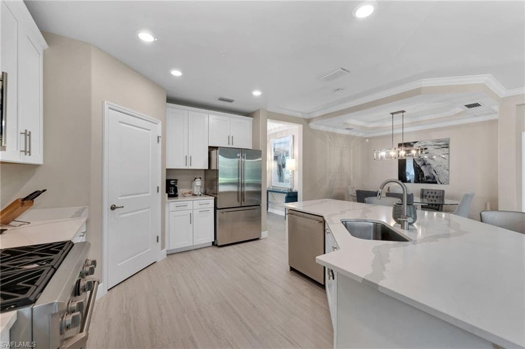 16352 Viansa Way 102, Naples, FL 34110-5