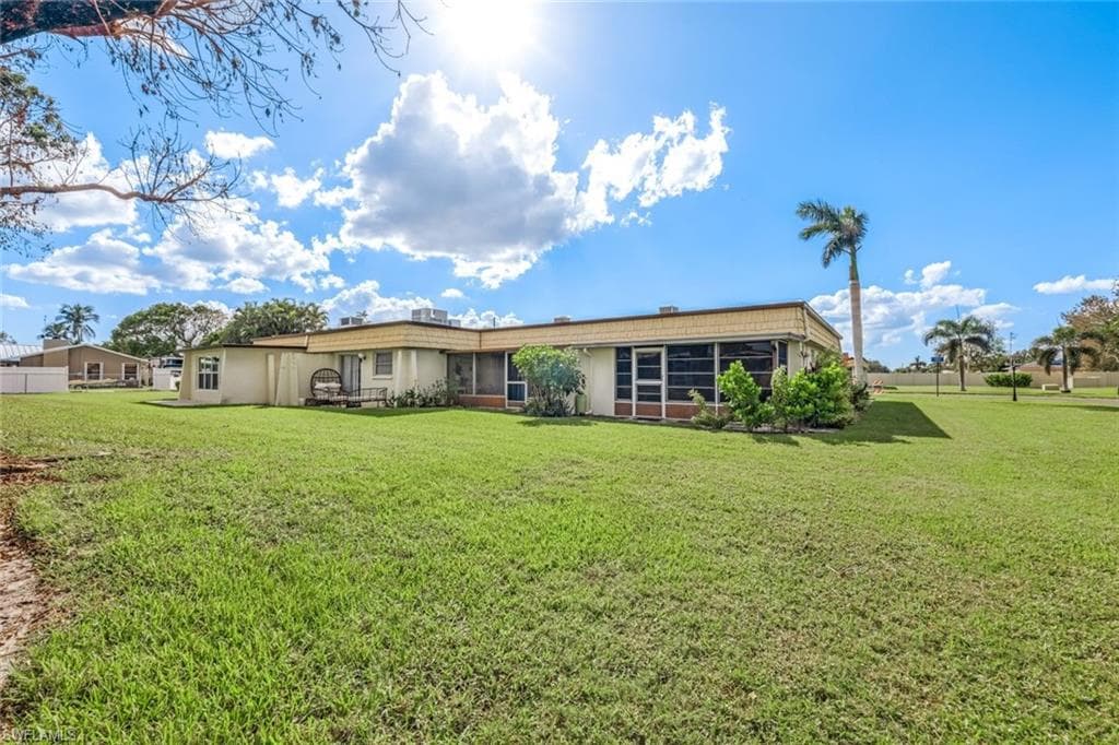 45 Tozer Ct, Fort Myers, FL 33919-15