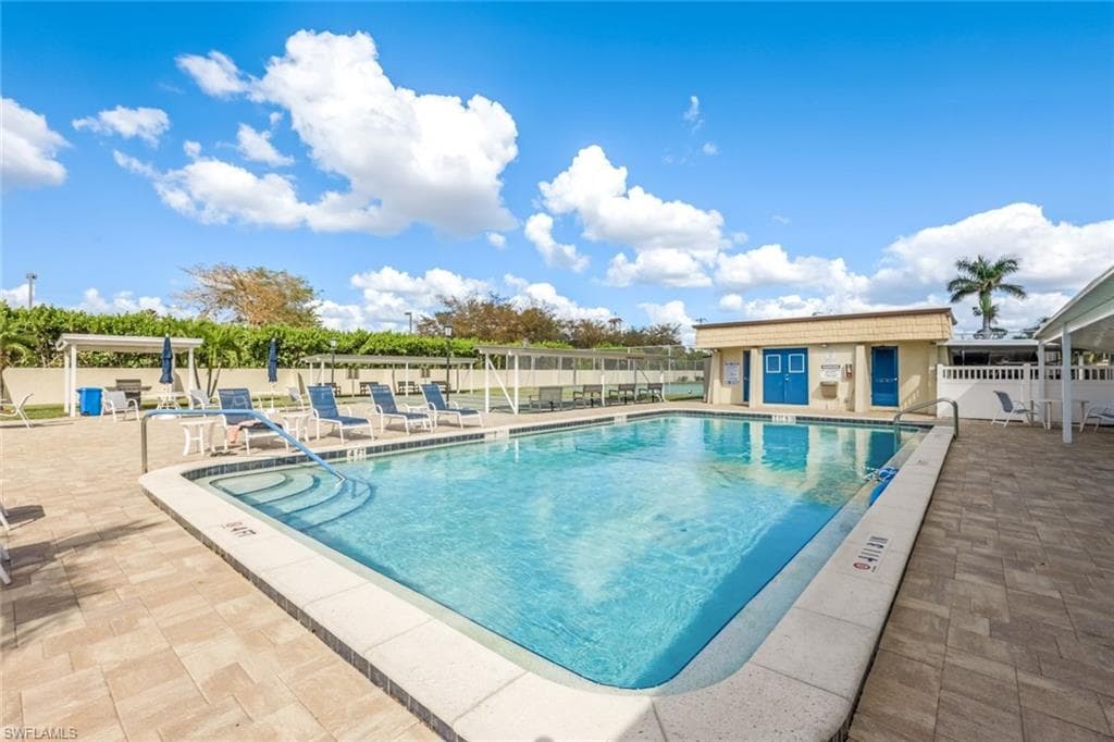 45 Tozer Ct, Fort Myers, FL 33919-20