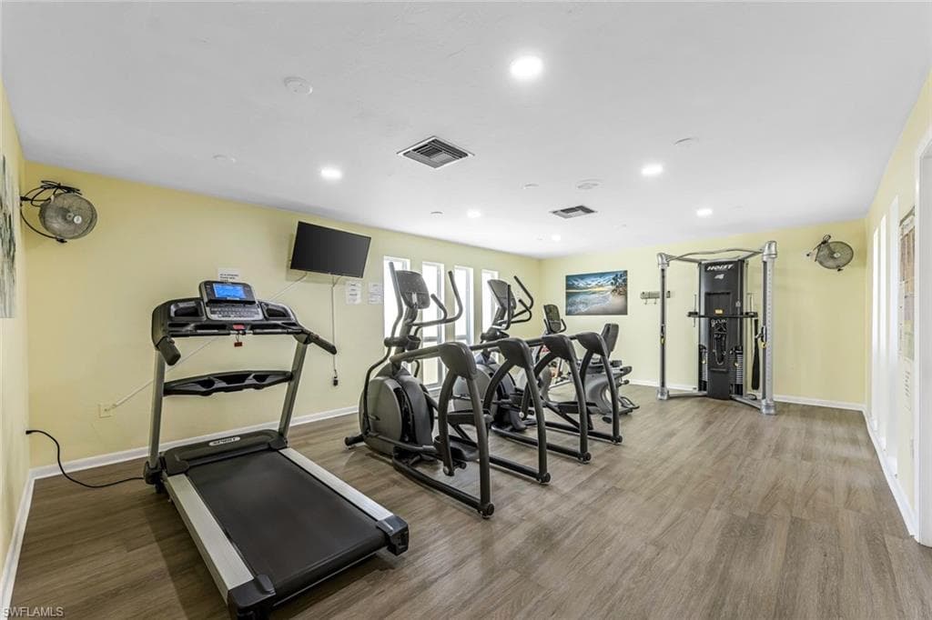 45 Tozer Ct, Fort Myers, FL 33919-21
