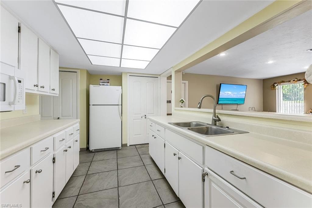 45 Tozer Ct, Fort Myers, FL 33919-24