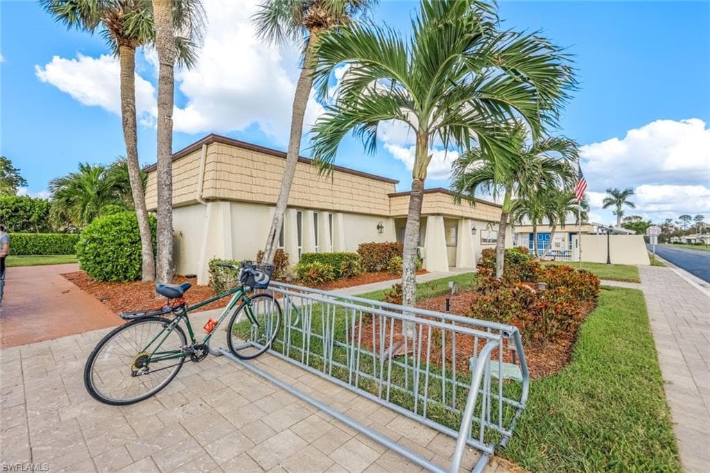 45 Tozer Ct, Fort Myers, FL 33919-25