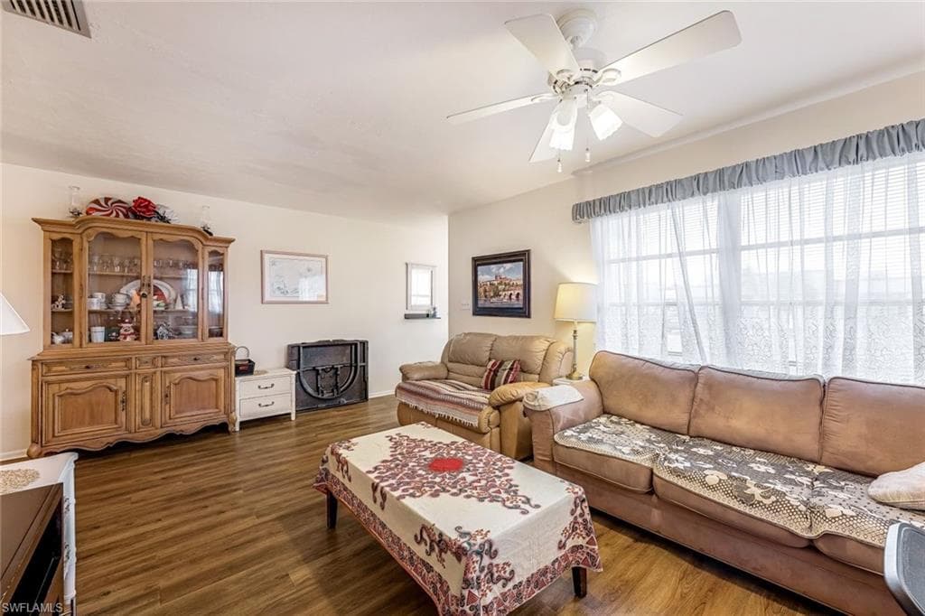 45 Tozer Ct, Fort Myers, FL 33919-4