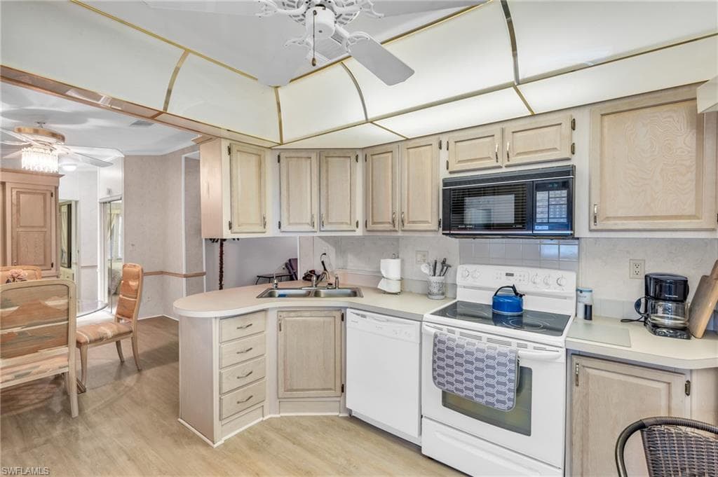 523 Cheetah Dr, Naples, FL 34114-19