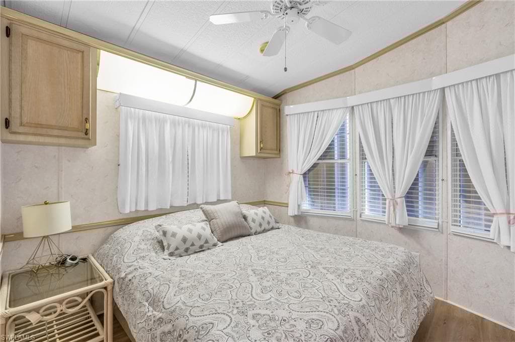 523 Cheetah Dr, Naples, FL 34114-22