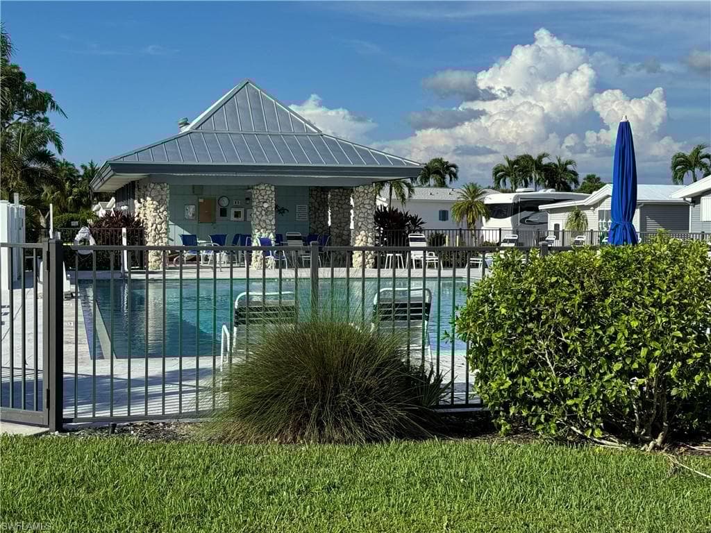 523 Cheetah Dr, Naples, FL 34114-30