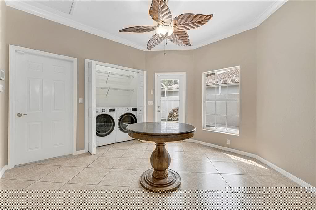 104 Glen Eagle Cir, Naples, FL 34104-14