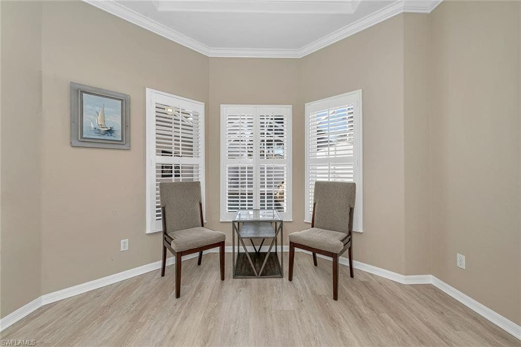 104 Glen Eagle Cir, Naples, FL 34104-16