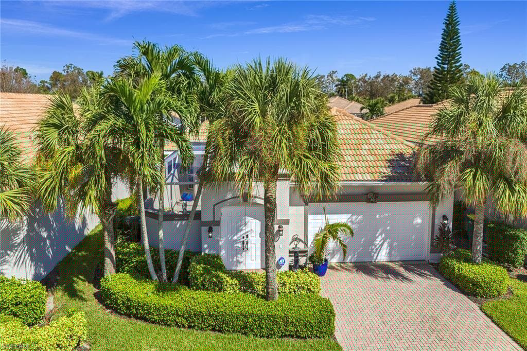 104 Glen Eagle Cir, Naples, FL 34104-40