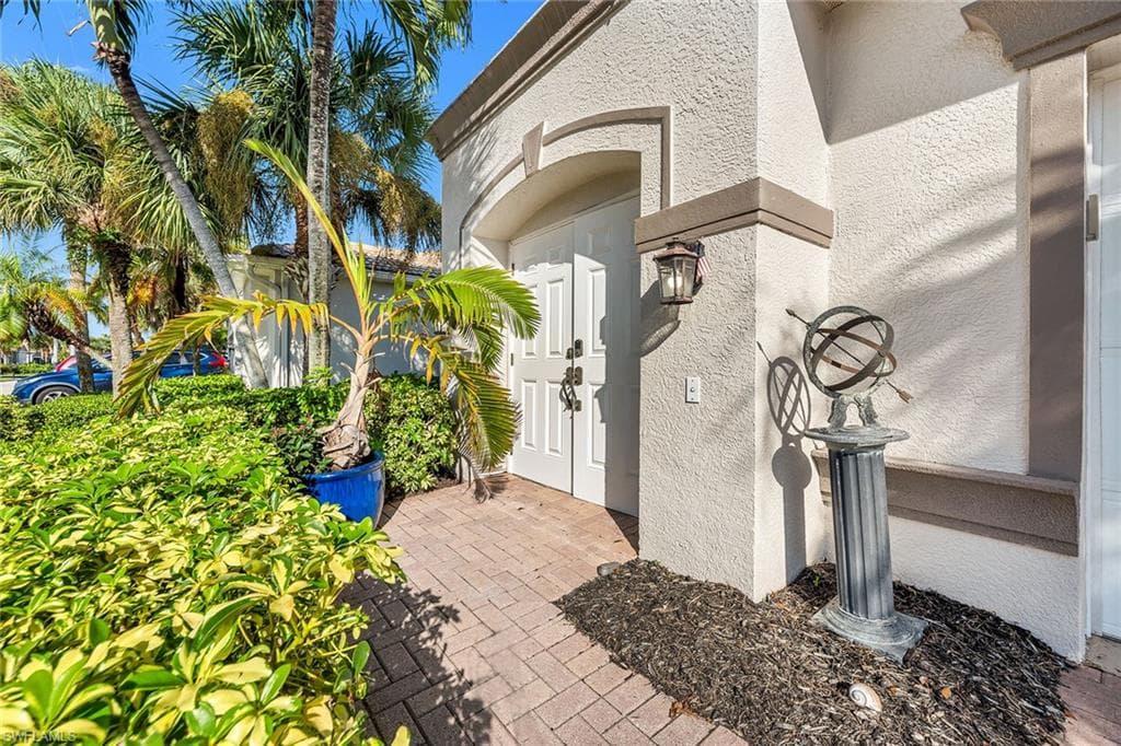 104 Glen Eagle Cir, Naples, FL 34104-41