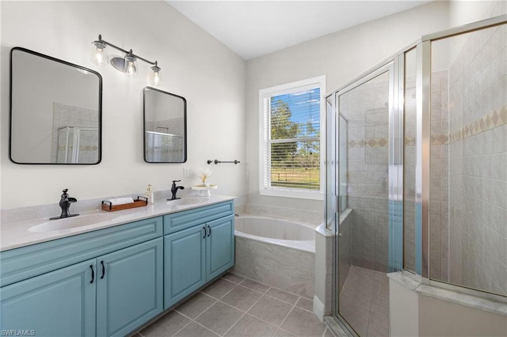 3645 70th Ave NE, Naples, FL 34120-19