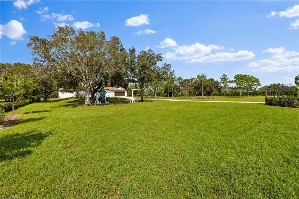 3645 70th Ave NE, Naples, FL 34120-27