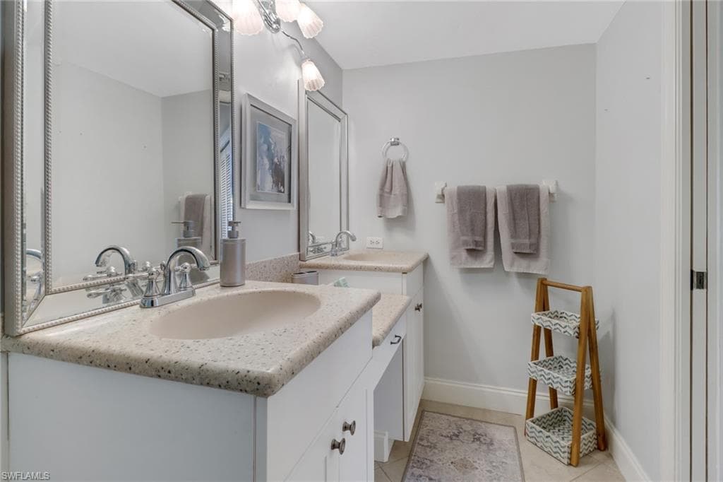 3080 Kings Lake Blvd 7572, Naples, FL 34112-17