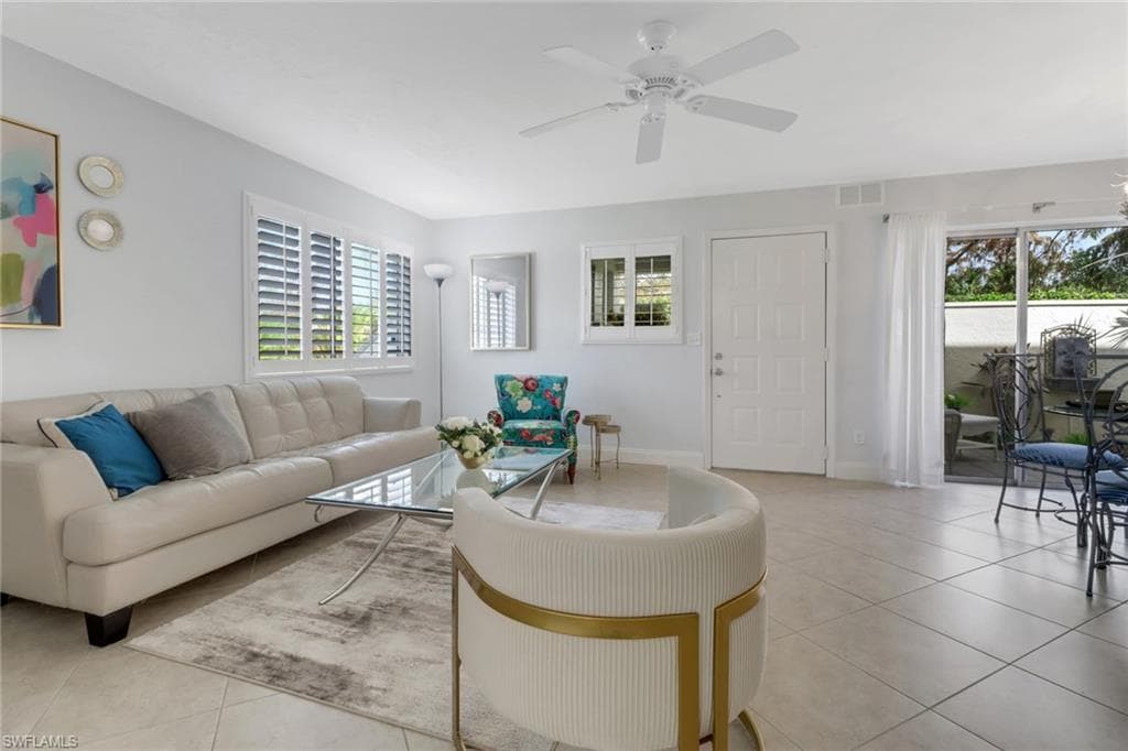 3080 Kings Lake Blvd 7572, Naples, FL 34112-4