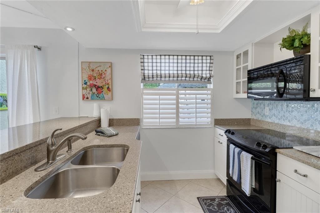 3080 Kings Lake Blvd 7572, Naples, FL 34112-8