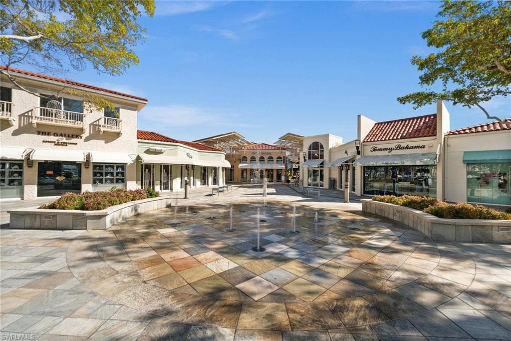 3951 Gulf Shore Blvd N 703, Naples, FL 34103-38