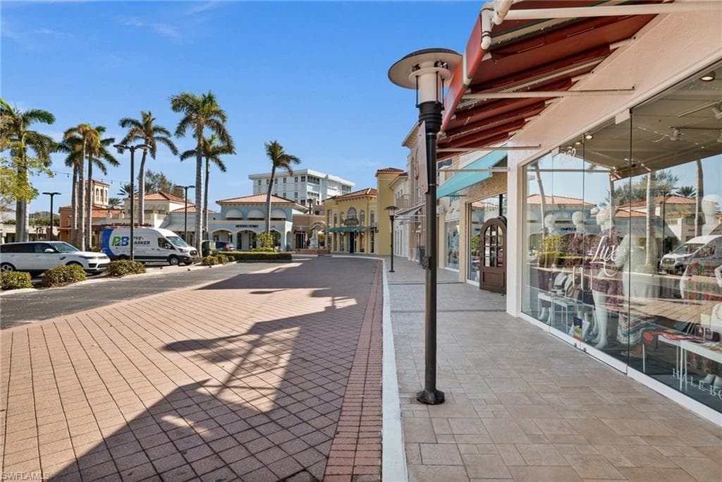 3951 Gulf Shore Blvd N 703, Naples, FL 34103-39
