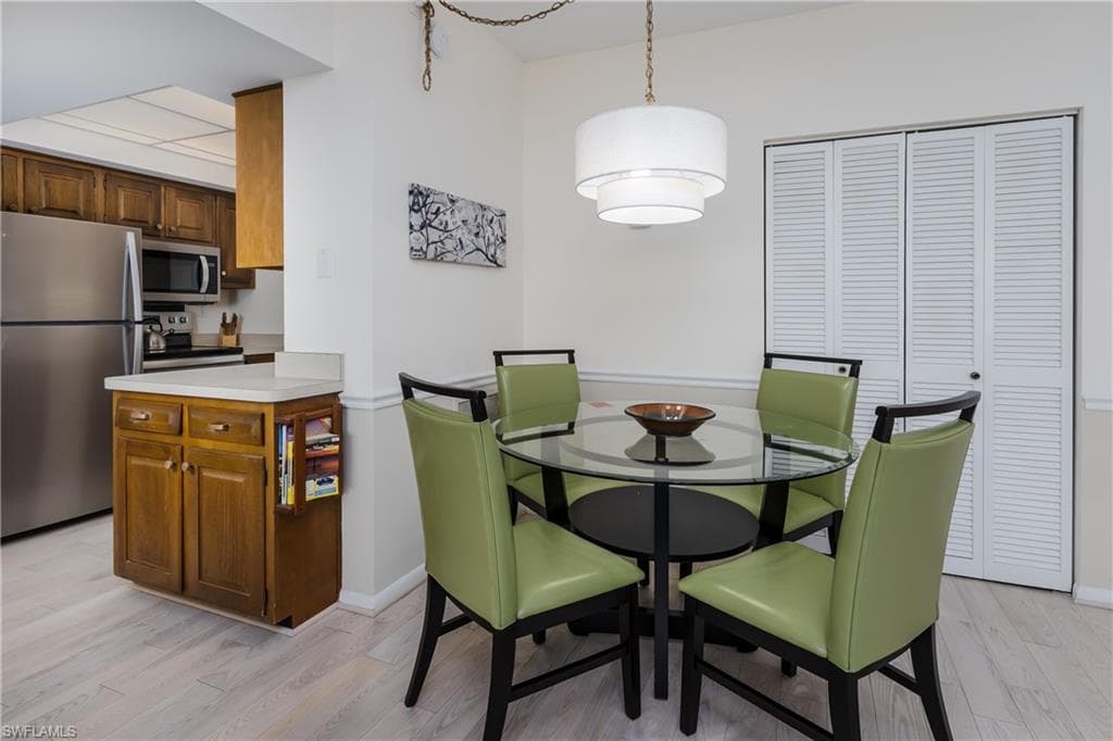220 Seaview Ct 206, Marco Island, FL 34145-11